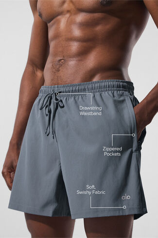 Alo Yoga 5" Circuit Short - Steel Grey in Saudi Arabia