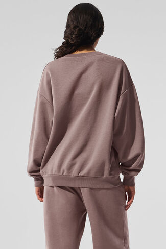 Alo Yoga Accolade Crew Neck Pullover - Mushroom in Saudi Arabia