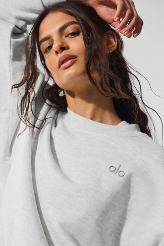 Alo Yoga Accolade Crew Neck Pullover - White Heather in Saudi Arabia