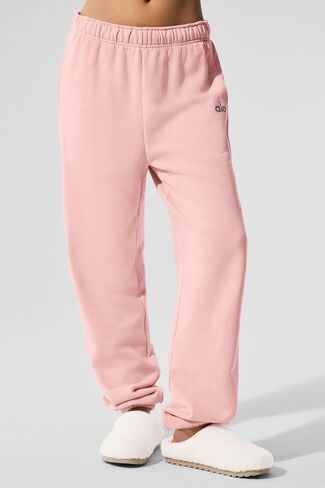 Alo Yoga Accolade Sweatpant - Pink Quartz in Saudi Arabia