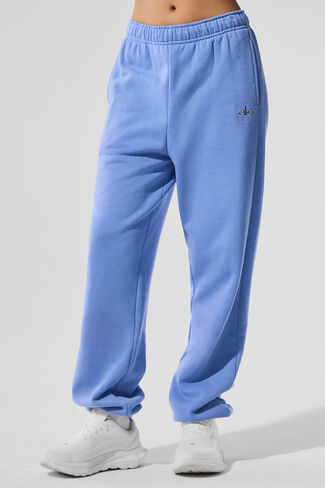 Alo Yoga Accolade Sweatpant - Crystal Clear Blue in Saudi Arabia