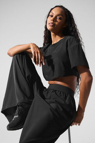 تي شيرت Alo Yoga Mesh Cropped Mirage - أسود in Kuwait
