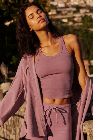 تانك Alo Yoga Goddess مضلع - كوارتز سموكي in Kuwait