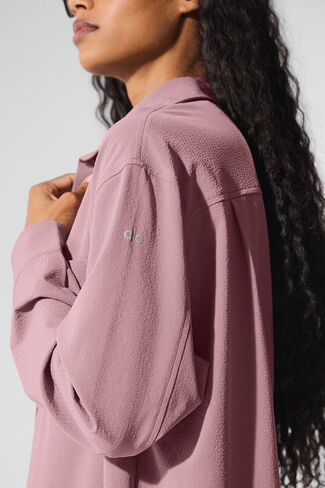 Alo Yoga Dreamscape Button Down Long Sleeve - Smoky Quartz in Kuwait