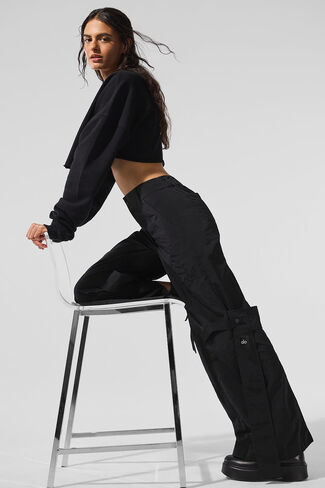 Alo Yoga Extreme Cropped Pullover - Black in Saudi Arabia