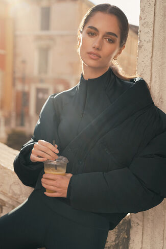 Alo Yoga Stargazing Puffer - Charcoal Green in Saudi Arabia
