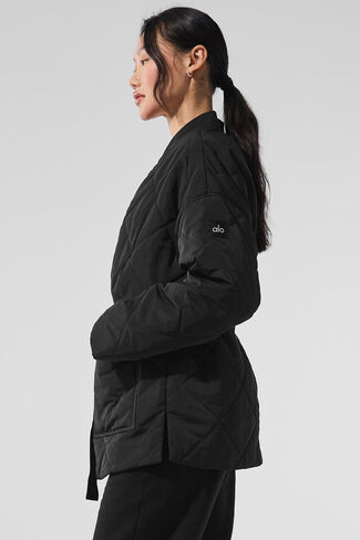 Alo Yoga Urbanite Wrap Puffer - Black in Saudi Arabia
