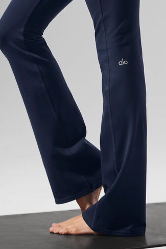 Alo Yoga Airbrush Bootcut عالي الخصر - كحلي in Kuwait