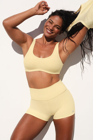 Alo Yoga Alosoft Center Stage Bra - Warm Butter Heather in Saudi Arabia