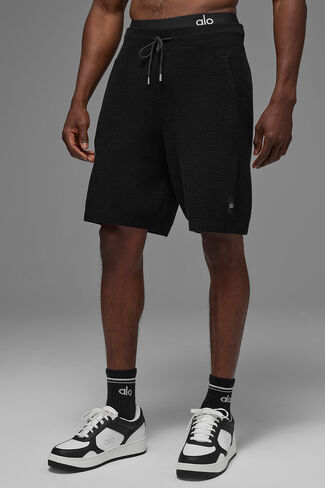 سترة قصيرة من Alo Yoga مقاس 7 بوصات للنادي الرياضي - أسود in Kuwait