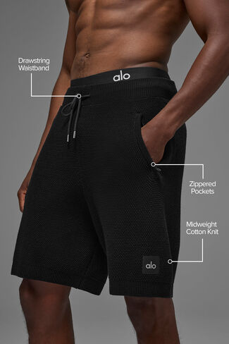 سترة قصيرة من Alo Yoga مقاس 7 بوصات للنادي الرياضي - أسود in Kuwait