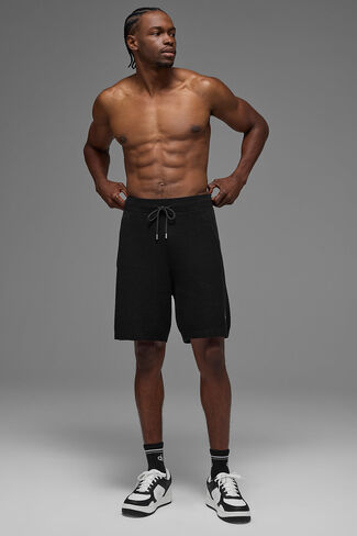 سترة قصيرة من Alo Yoga مقاس 7 بوصات للنادي الرياضي - أسود in Kuwait