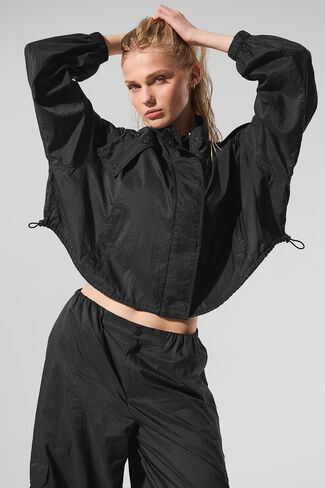 جاكيت Alo Yoga قصير بسحاب كامل من Game Time - أسود in Kuwait