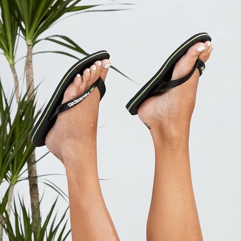 شبشب فليب فلوب للسيدات بشعار البرازيل من Havaianas - صنادل نسائية لحمامات السباحة - نبيذ العنب، 9/10 in Kuwait