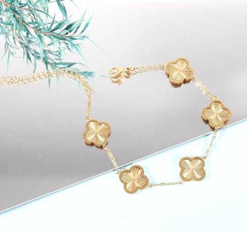 مجموعة من 3 قطع من قلادة البرسيم المطلية بالذهب عيار 18 قيراط وأساور وأقراط داينتي أربع أوراق البرسيم للنساء أقراط البرسيم هدية عيد الميلاد وعيد الميلاد in Kuwait