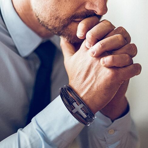 سوار متقاطع من الجلد للرجال، أساور جلدية مضفرة متعددة الطبقات، مجوهرات دينية مسيحية كاثوليكية يسوع هدية للأب والأصدقاء والأخ in Kuwait