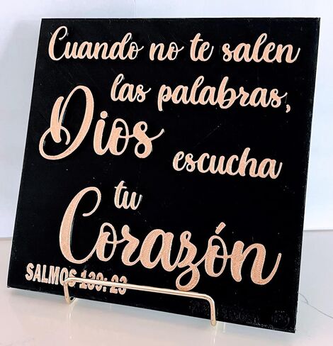 Plaque: CUANDO NO TE SALEN LAS PALABRAS DIOS ESCUCHA TU CORAZON - Made in USA in Saudi Arabia