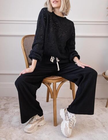 Ailoqing سروال قصير نسائي غير رسمي برباط مرن متوسط ​​الارتفاع مستقيم الساق بنطلون فضفاض مريح مع جيوب in Kuwait