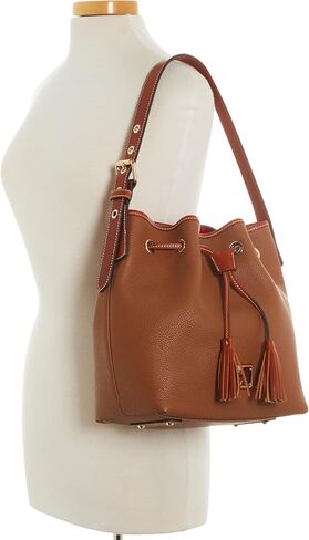 حقيبة يد Dooney & Bourke، برباط Pebble Grain Aimee | منتصف الليل الأزرق in Kuwait