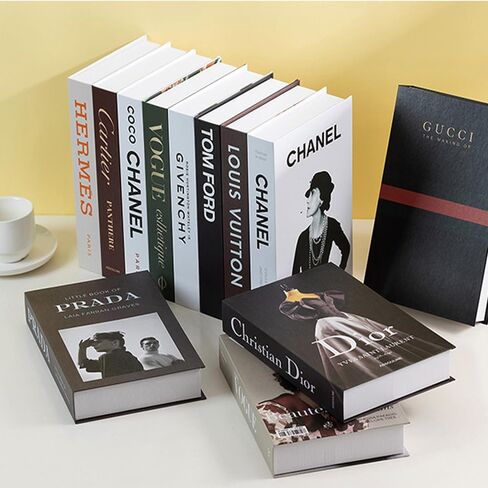 كتب زخرفية لديكور المنزل، مجموعة من 4 كتب مزيفة أنيقة لكتب ديكور الغرف الجمالية لديكور طاولة القهوة، وغرفة المعيشة، والطاولة، وديكور الرف، وكتب صناعية مكدسة ذات غلاف فني حديث in Saudi Arabia