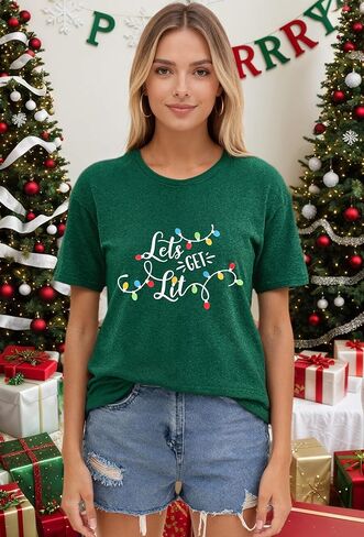 قمصان عيد الميلاد للنساء 2024 بلايز عيد الميلاد أضواء عيد الميلاد تي شيرت جرافيك للعطلات بأكمام قصيرة تي شيرت in Kuwait
