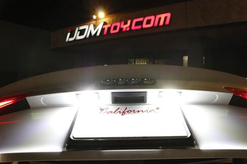 iJDMTOY OEM-Fit 3W مجموعة إضاءة لوحة ترخيص LED كاملة متوافقة مع Audi A3 A4 A5 A6 A7 Q3 Q5 Q7 TT Cayenne Panamera، مدعومة بـ 3 قطع Osram Xenon White LED & Can-Bus خالية من الأخطاء in Saudi Arabia