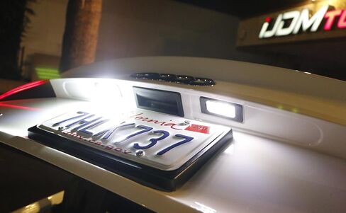 iJDMTOY OEM-Fit 3W مجموعة إضاءة لوحة ترخيص LED كاملة متوافقة مع Audi A3 A4 A5 A6 A7 Q3 Q5 Q7 TT Cayenne Panamera، مدعومة بـ 3 قطع Osram Xenon White LED & Can-Bus خالية من الأخطاء in Saudi Arabia