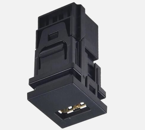 منفذ USB مساعد 86190-12040 لسيارة Toyota Prius Rav4 Sienna 2018 2019 2020-2022 in Saudi Arabia