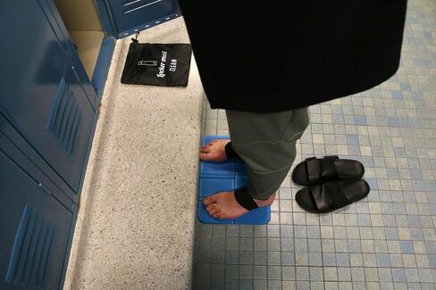 Locker Room Mat Stay Clean (Purple) in Saudi Arabia