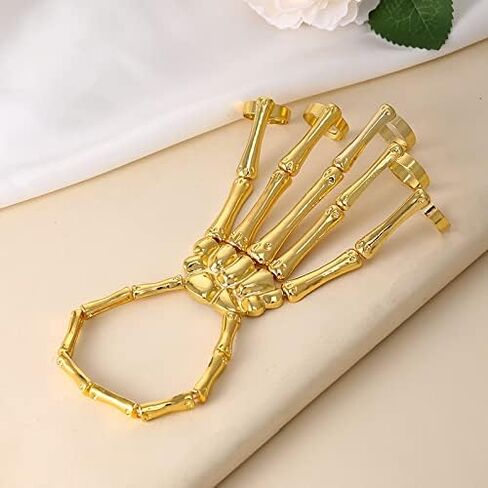 Ghost Claw Metal Skeleton Bracelet Gothic Finger Wristband Skull Fingers on Party Halloween Accessories Jewelry in Saudi Arabia