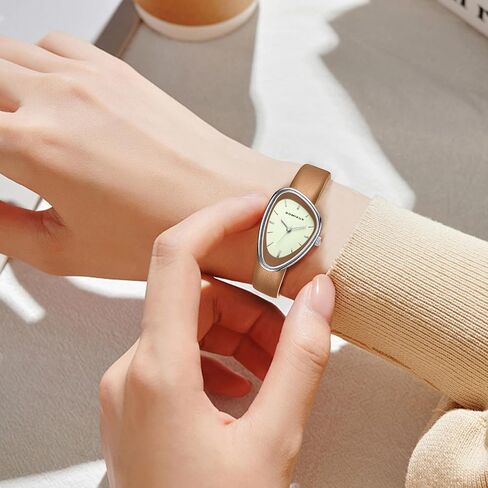 Creative Irregular Watches for Women, Stylish Vintage Analog Quartz Ladies Watches with Leather Strap, Simple Dial, Second Hand, Casual Wrist Watch in Kuwait
