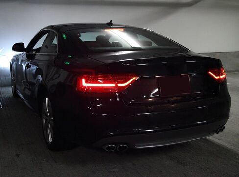 iJDMTOY OEM-Spec عدسة حمراء داكنة كاملة LED للزجاج الأمامي الخلفي مجموعة شريط ضوء الفرامل الثالثة المتوافقة مع 2017-2024 Audi A4 S4 (طراز B9)، 2020-2024 A8 S8 in Saudi Arabia