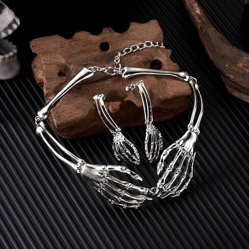 مجموعة أقراط قلادة هيكل عظمي قوطي للنساء للهالوين هيكل عظمي يد جمجمة أقراط مجموعة فاسق عتيق هيكل عظمي أسود مجوهرات بيان مجوهرات الهالوين القوطي إكسسوارات الحفلات in Kuwait