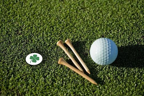 Golf Ball Marker for Putting Greens (20) - American Flag Design - Plastic Golf Place Marker - Lays Flat on Green & Holds Position - Golf Accessories Marker in Saudi Arabia