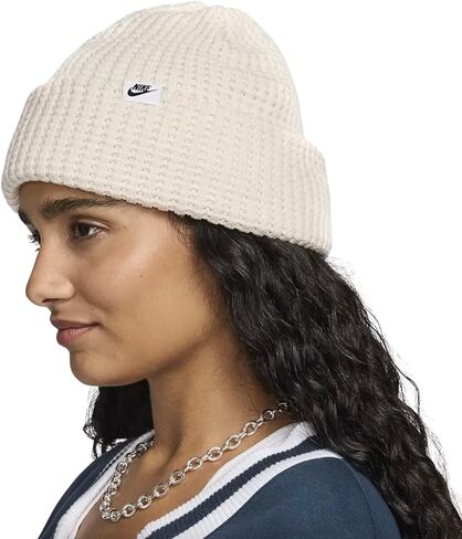 قبعة صغيرة من Nike Peak Waffle (الولايات المتحدة، ألفا، مقاس واحد، بيج) in Saudi Arabia