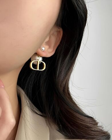Personalized Initial Pearl Stud Earrings,Hypoallergenic 925 Silver Alphabet Jewelry for Women Elegant and Luxurious Fashion Gift in Saudi Arabia