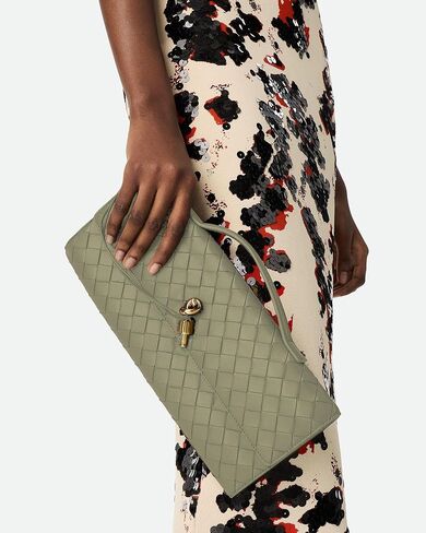 Handwoven Women's Clutch Purse, Crossbody Bag with Adjustable Strap for Evening & Casual Use in Saudi Arabia