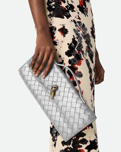 Handwoven Women's Clutch Purse, Crossbody Bag with Adjustable Strap for Evening & Casual Use in Saudi Arabia