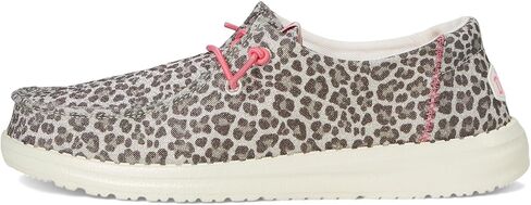 حذاء نسائي من HEYDUDE Wendy Luxe Leo (الطفل الكبير الصغير) سهل الارتداء in Kuwait