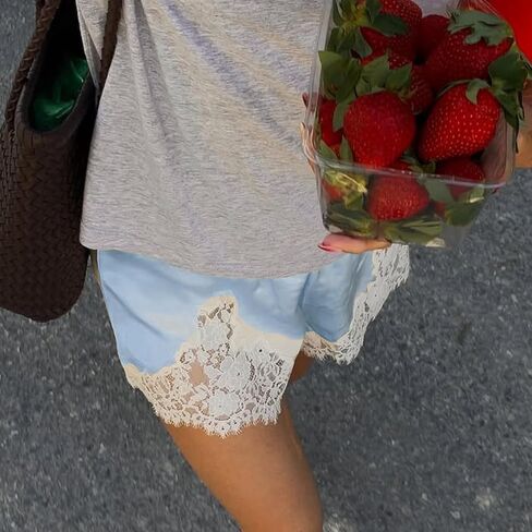 شورت نسائي من الدانتيل الساتان Y2k شورت حريري مرن بخصر متدفق قصير Coquette للخروج زلة قيعان ملابس للاستلقاء in Kuwait