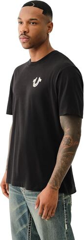 تي شيرت رجالي قصير الأكمام منتفخ برسومات جرافيتي من True Religion - تي شيرت كاجوال برقبة دائرية ورسومات جرافيك in Kuwait