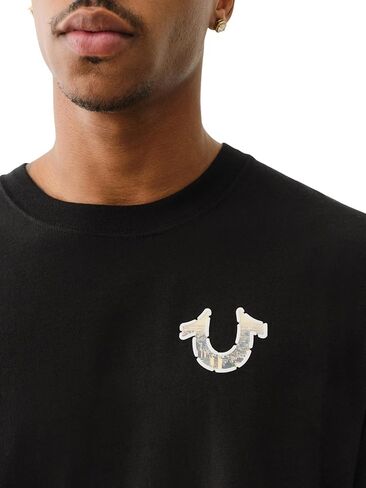 تي شيرت رجالي قصير الأكمام منتفخ برسومات جرافيتي من True Religion - تي شيرت كاجوال برقبة دائرية ورسومات جرافيك in Kuwait