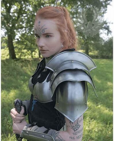 Womens Medieval Armour Steel Suit Knight Plate Armor Lady Costume Larp Armour Halloween Costume in Saudi Arabia