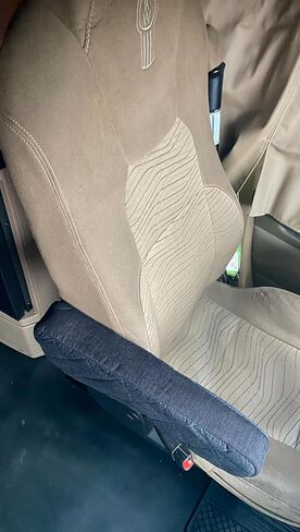 مجموعة غطاء ARMREST لجهاز Kenworth T680، T880، W990 - مقاس مخصص in Saudi Arabia