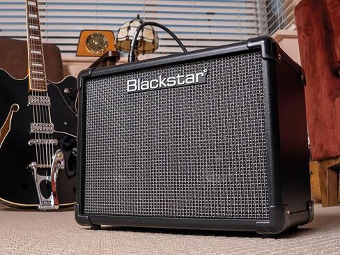 معرف Blackstar: حزمة مضخم الصوت الرقمي الاستريو Core 10 V4 مع كابل الآلة، واللقطات، وقماش تلميع Austin Bazaar in Kuwait