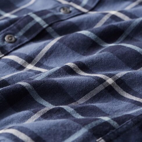 قميص Eddie Bauer الكلاسيكي المفضل للرجال من الفلانيل المنقوش in Saudi Arabia
