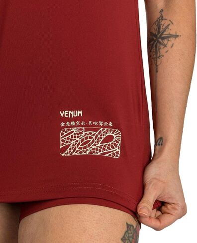 تي شيرت Venum Serpenti النسائي بتقنية Dry-Tech in Saudi Arabia