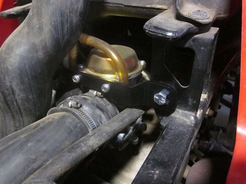 Polaris (2003) Sportsman 400 Carburetor Mounting Plate - 5246551 in Saudi Arabia