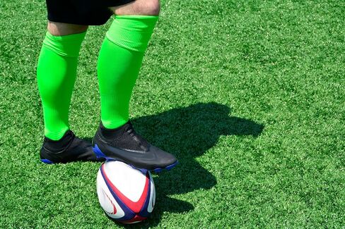 جوارب PEAR SOX Euro الصلبة للركبة - جوارب رياضية ماصة للرطوبة مع دعم للقوس والكاحل in Kuwait
