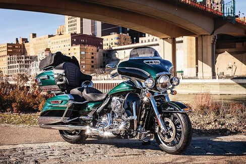 Kuryakyn 6903 Motorcycle Accent Accessory: Tri-Line Fairing Accents for 2014-19 Harley-Davidson Touring & Trike Motorcycles, Chrome, 1 Pair in Saudi Arabia